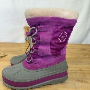 Ugg Australia Bobbey winter snow boots magenta and gray color combination size 5